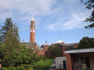 Blick auf einige Gebäude des Campus.